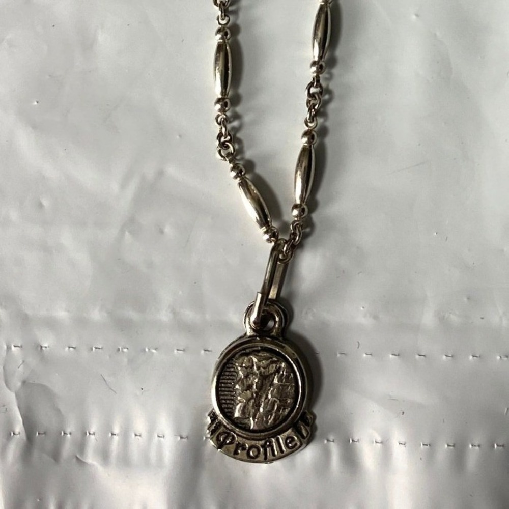 Vintage Silver Tone Oval Link Chain Necklace with Small Pendant